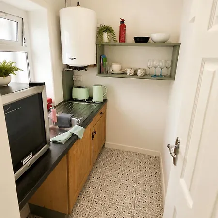 1 Main St - 20 Steps From Everything Apartamento Carrick on Shannon